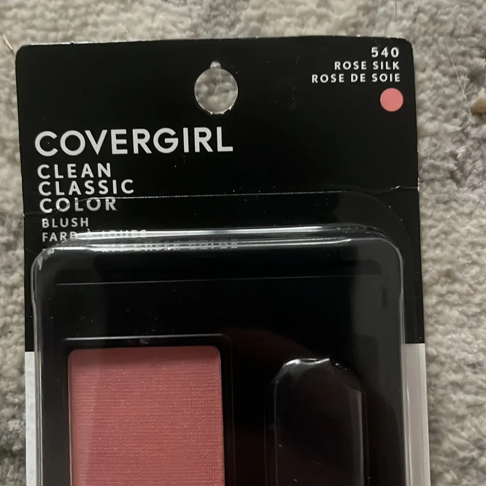 NWT Covergirl Blush 540 Rose Silk